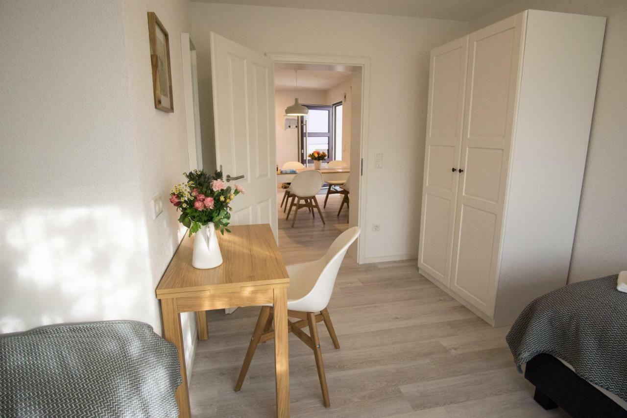 Ferienwohnung Charlotte Weisenheim am Sand Bagian luar foto